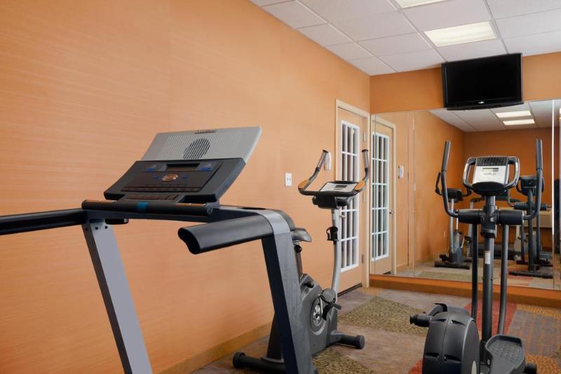 Fairbridge Inn Express Buffalo Airport Уильямсвилл Экстерьер фото