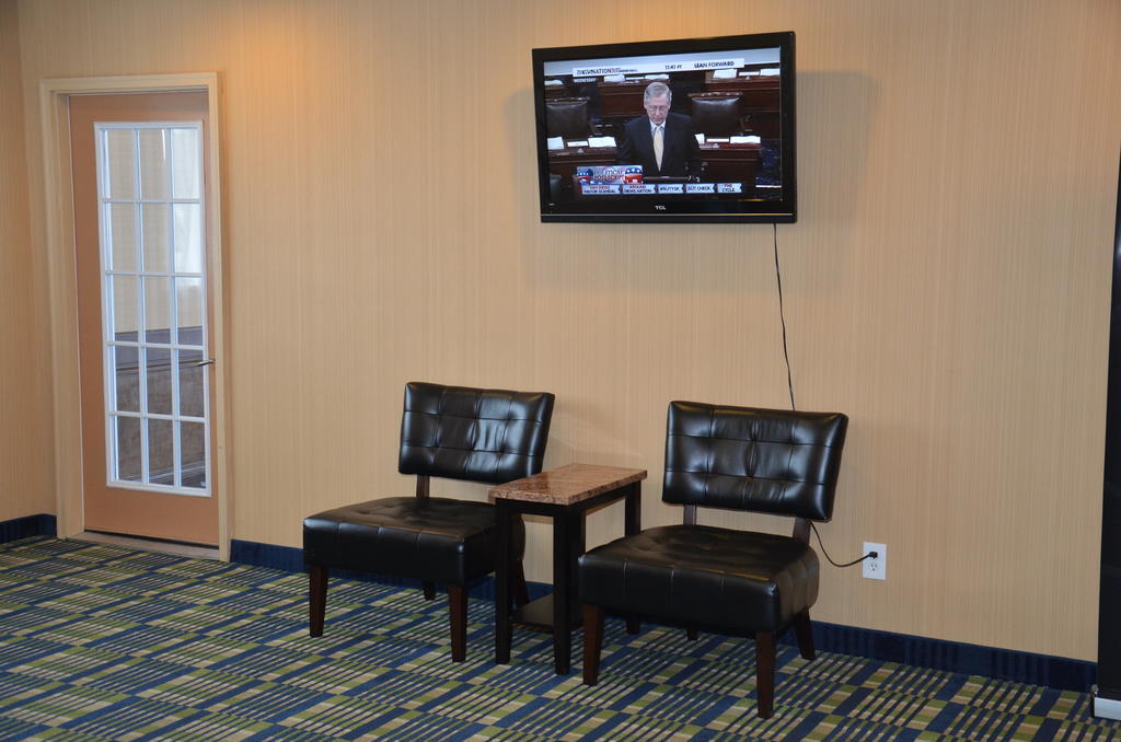 Fairbridge Inn Express Buffalo Airport Уильямсвилл Экстерьер фото